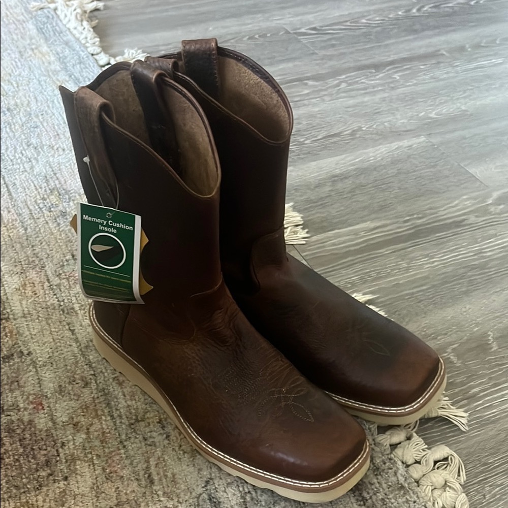 Brown Cowboy Western Boots with Square Toe and Pull-On Style